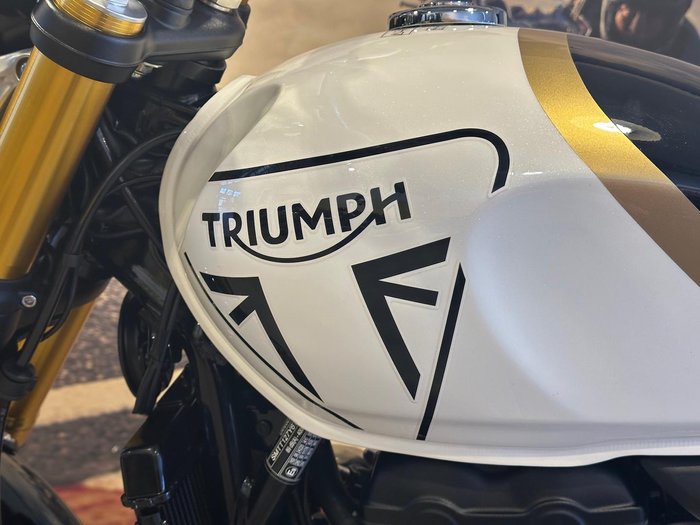 2025 Triumph Speed 400 Speed Four White