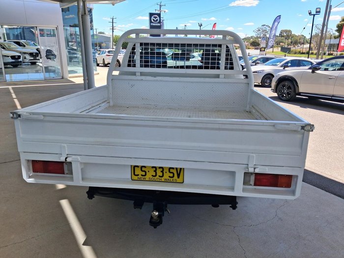 2019 Toyota Hilux Workmate GUN122R 4x2 Glacier White