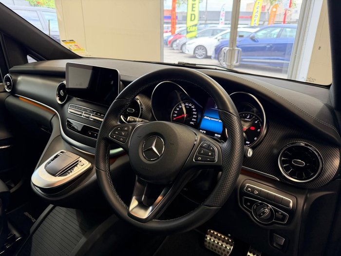 2022 Mercedes-Benz V-Class V300 d AMG Avantgarde