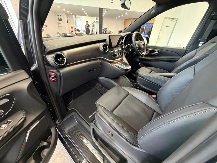 2022 Mercedes-Benz V-Class V300 d AMG Avantgarde