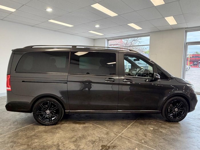 2022 Mercedes-Benz V-Class V300 d AMG Avantgarde