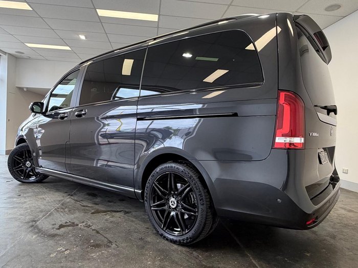 2022 Mercedes-Benz V-Class V300 d AMG Avantgarde