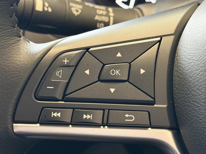 2021 Nissan Navara ST-X