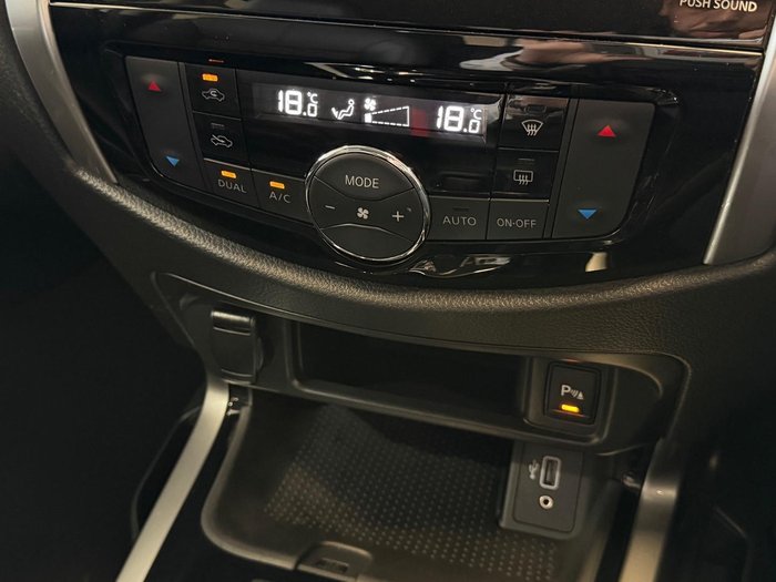 2021 Nissan Navara ST-X