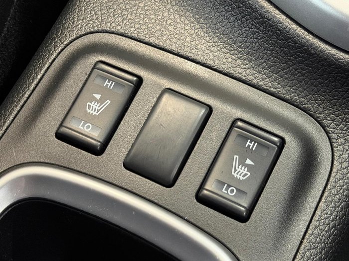 2021 Nissan Navara ST-X