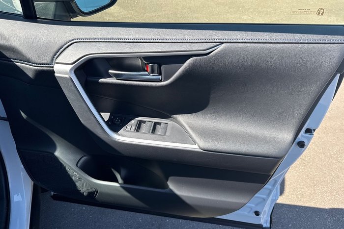 2025 Toyota RAV4 XSE