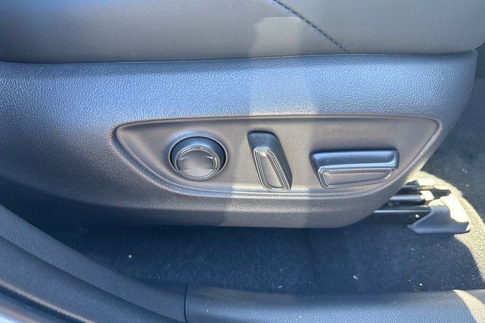 2025 Toyota RAV4 XSE