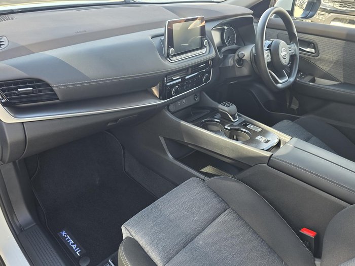 2024 Nissan X-TRAIL ST