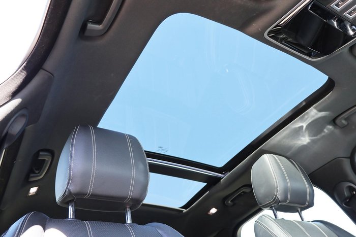 2018 Land Rover Range Rover Velar D240 SE L560 MY18 AWD Fuji White