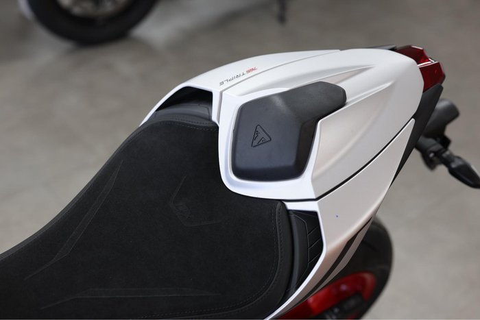 2025 Triumph Street Triple 765 RX Street Triple Silver