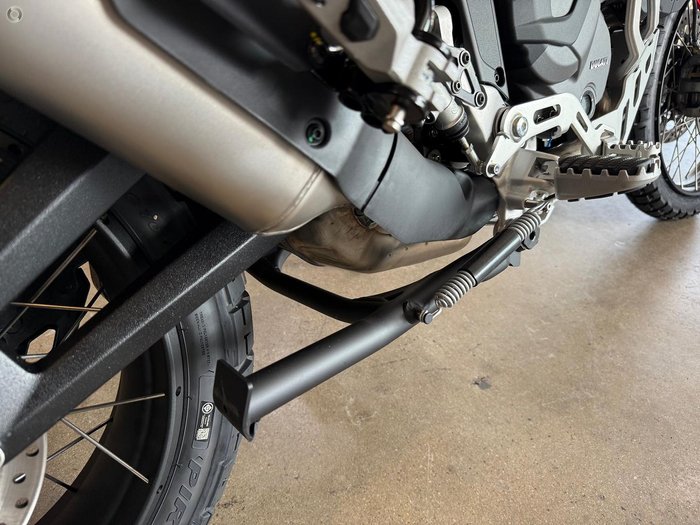 2025 Ducati Desert X Discovery Desert X Red