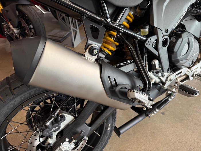 2025 Ducati Desert X Discovery Desert X Red