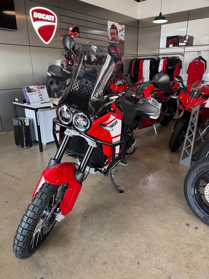 2025 Ducati Desert X Discovery Desert X Red