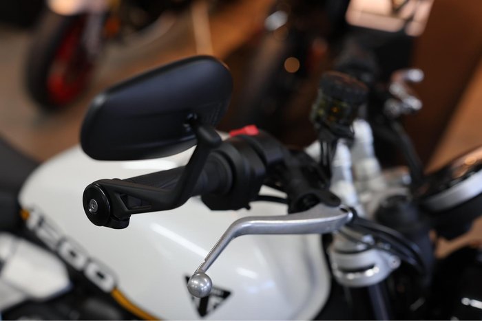 2025 Triumph Speed Twin 1200 Speed Twin Black