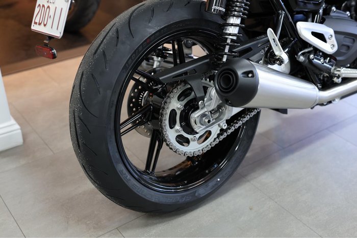 2025 Triumph Speed Twin 1200 Speed Twin Black