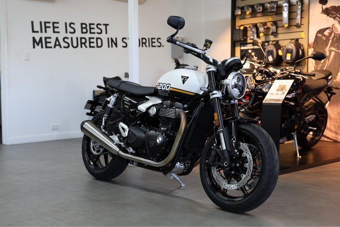 2025 Triumph Speed Twin 1200 Speed Twin Black