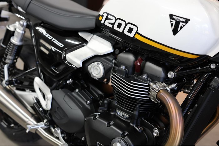 2025 Triumph Speed Twin 1200 Speed Twin Black