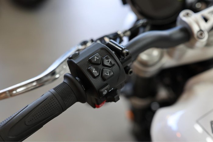 2025 Triumph Speed Twin 1200 Speed Twin Black