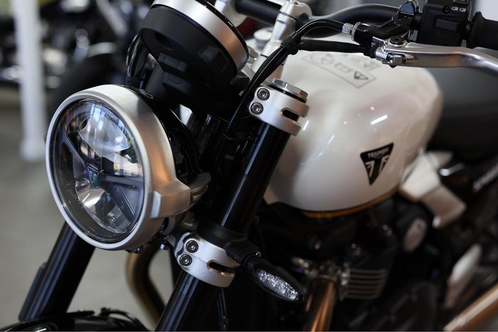 2025 Triumph Speed Twin 1200 Speed Twin Black