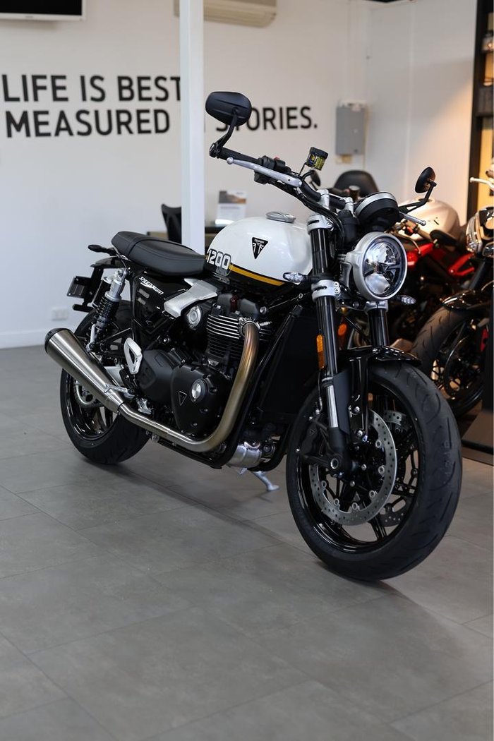 2025 Triumph Speed Twin 1200 Speed Twin Black