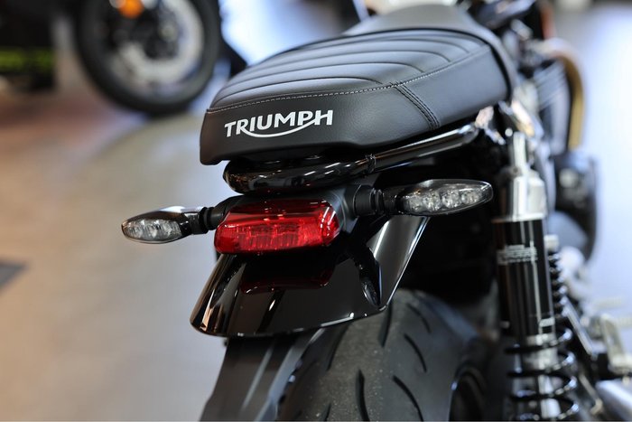 2025 Triumph Speed Twin 1200 Speed Twin Black