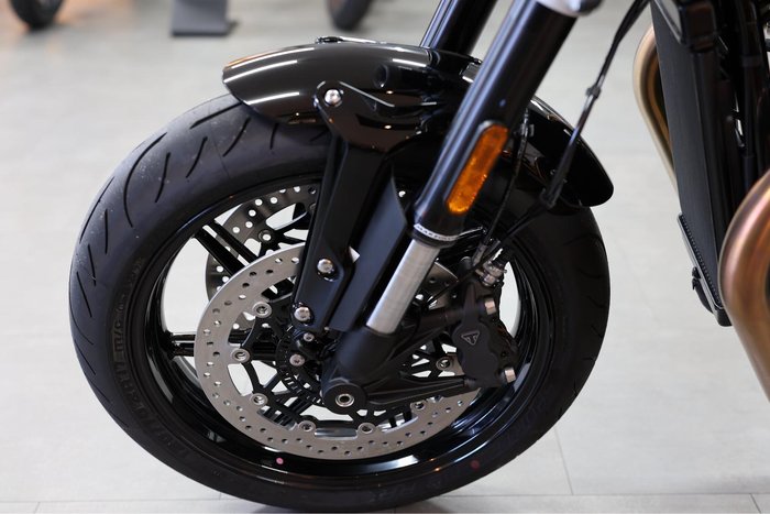 2025 Triumph Speed Twin 1200 Speed Twin Black