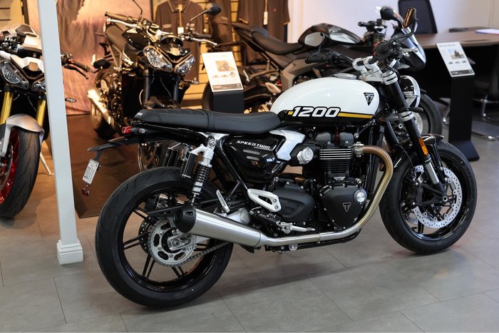 2025 Triumph Speed Twin 1200 Speed Twin Black