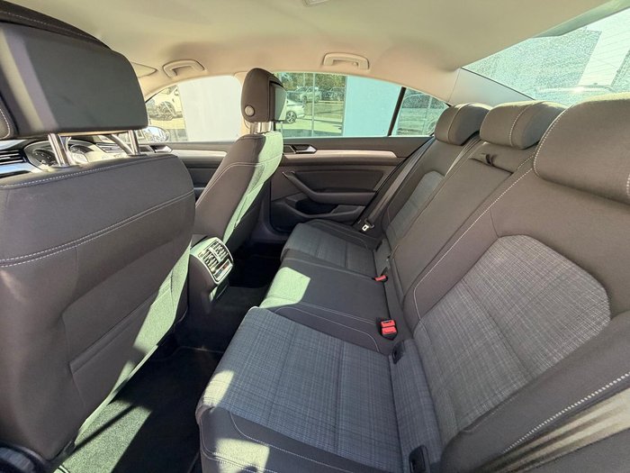 2022 Volkswagen Passat 140TSI Business