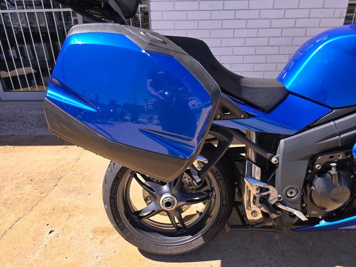 2007 Triumph SPRINT ST Blue