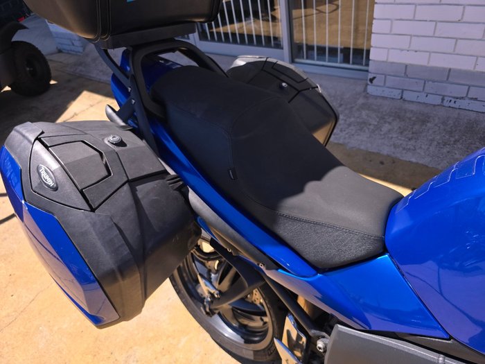 2007 Triumph SPRINT ST Blue