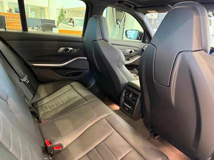 2023 BMW 3 Series 330i M Sport
