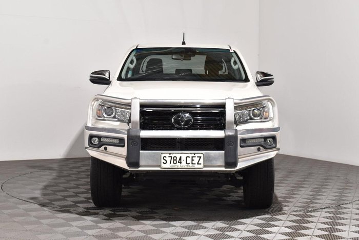 2020 Toyota Hilux SR5