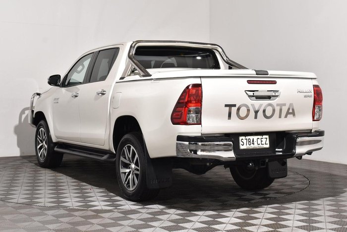 2020 Toyota Hilux SR5