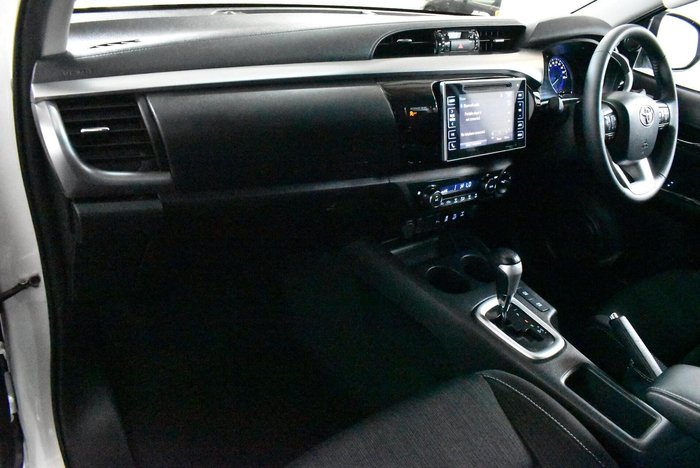 2020 Toyota Hilux SR5