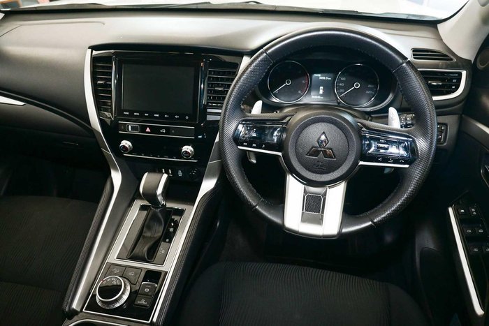 2024 Mitsubishi Pajero Sport GLS