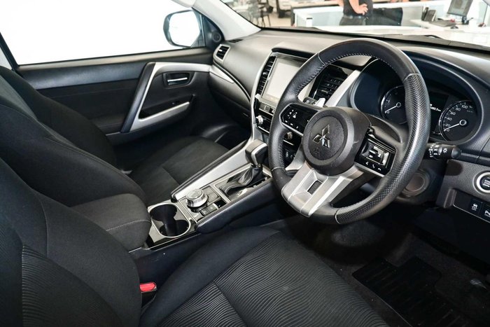 2024 Mitsubishi Pajero Sport GLS