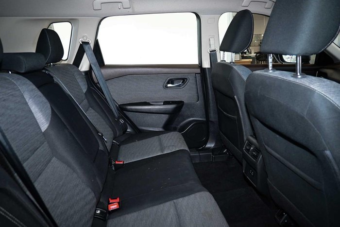 2024 Nissan X-TRAIL ST