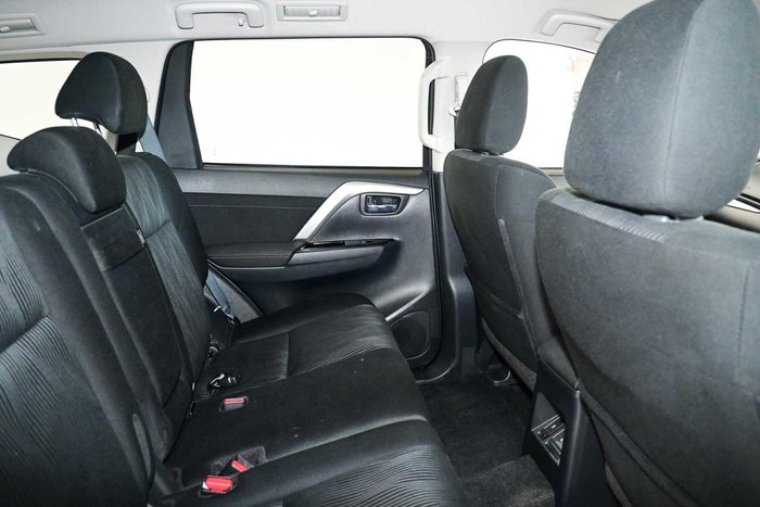 2024 Mitsubishi Pajero Sport GLS