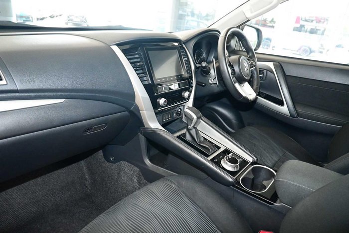 2024 Mitsubishi Pajero Sport GLS