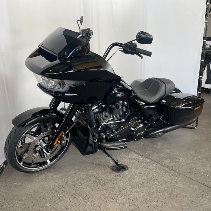 2025 Harley-davidson FLTRX ROAD GLIDE (117) Vivid Black