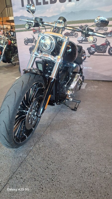 2025 Harley-davidson FXBR BREAKOUT (117) Vivid Black
