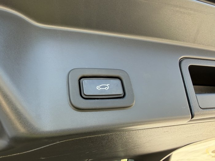 2022 Land Rover Range Rover Evoque P200 R-Dynamic S