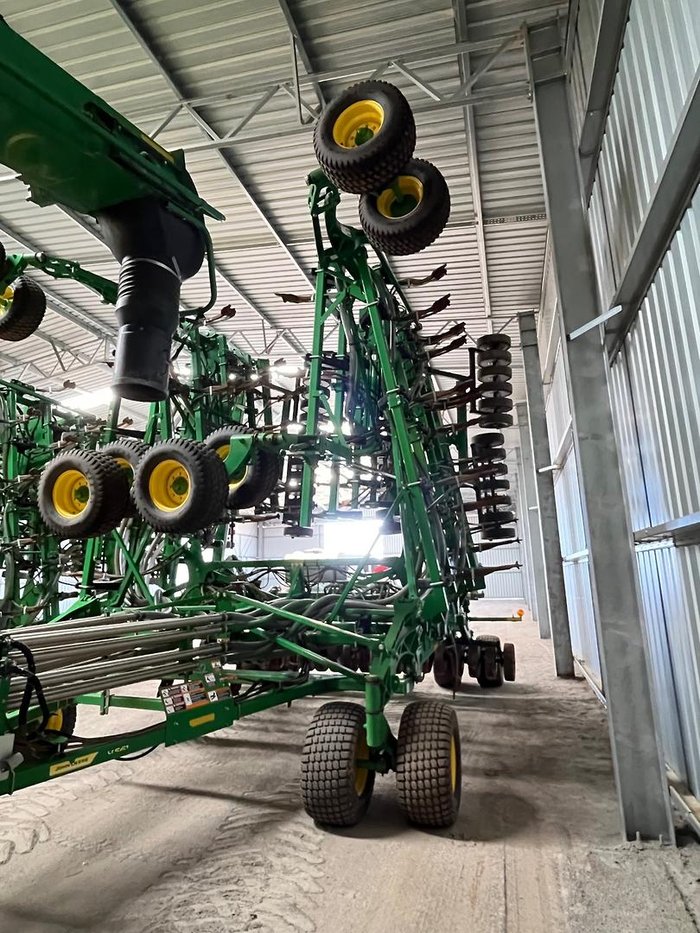 2022 John Deere H561 Air Hoe Drill