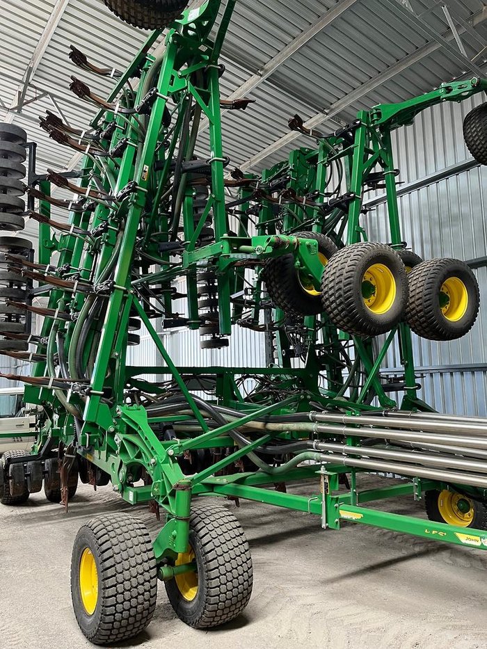 2022 John Deere H561 Air Hoe Drill