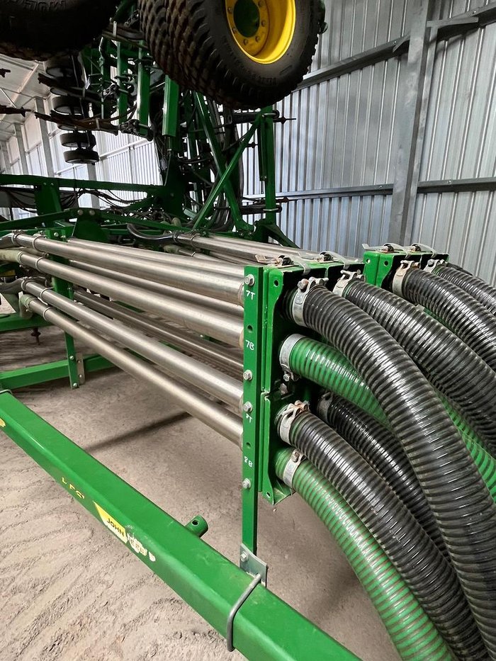 2022 John Deere H561 Air Hoe Drill