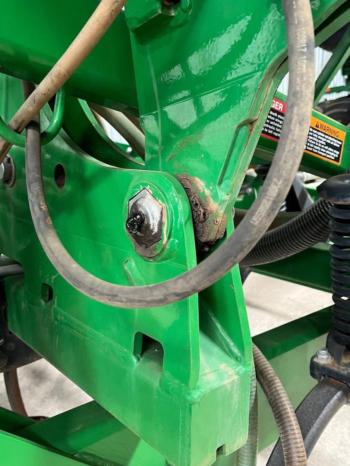 2022 John Deere H561 Air Hoe Drill