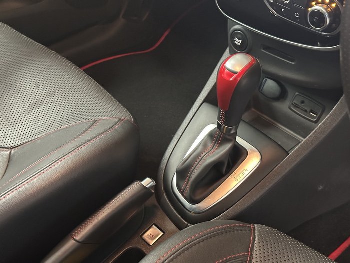 2015 Renault Clio R.S. 220 Trophy