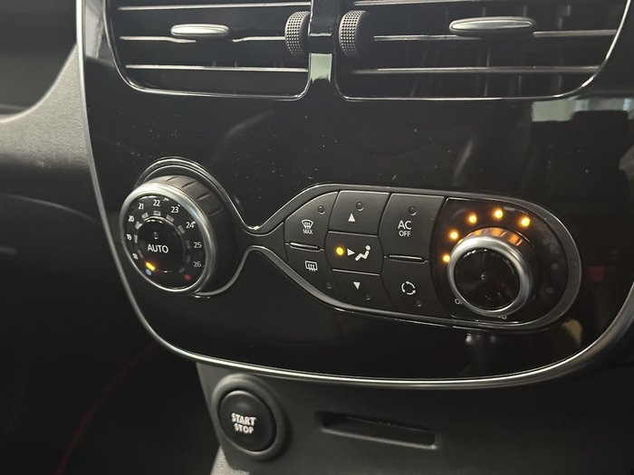 2015 Renault Clio R.S. 220 Trophy