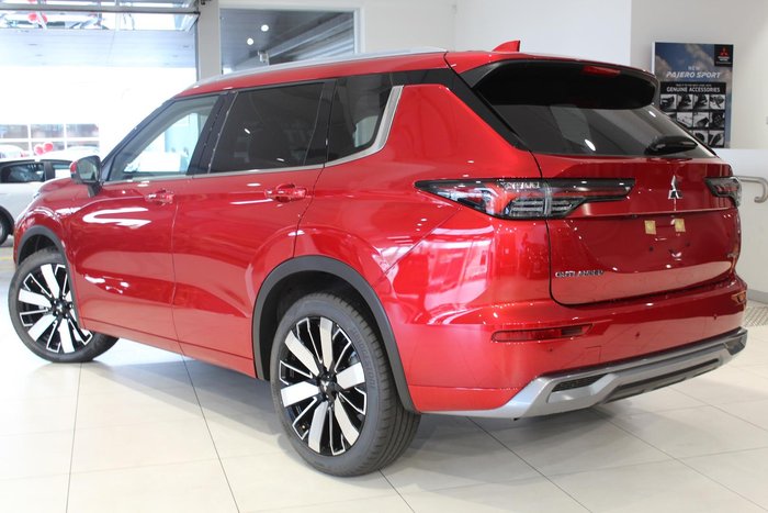 2025 Mitsubishi Outlander Exceed