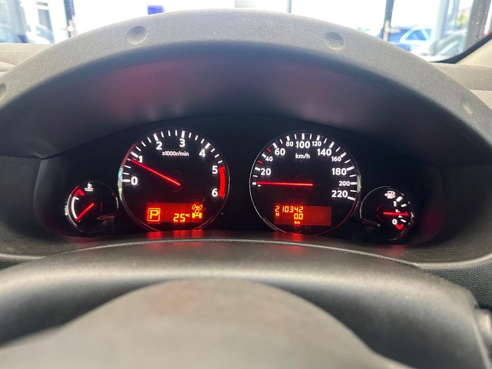 2014 Nissan Navara ST-X 550 D40 Series 5 4X4 Dual Range Silver Lightning